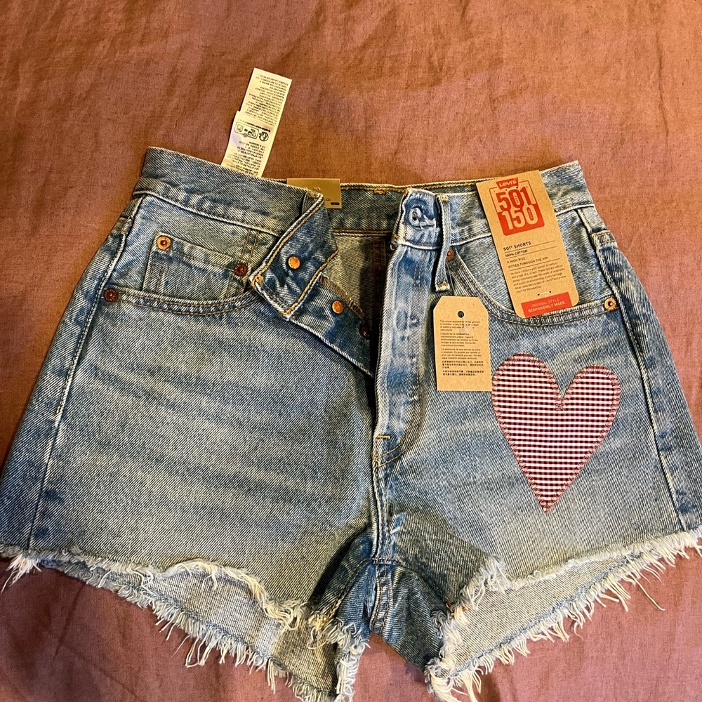 Levi denim shorts with cute gingham heart patch ❤️